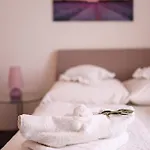 Marija アパート ザトン
